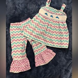 Dolphin embroidered 2-piece top and pants set size 6, NWOT, never worn